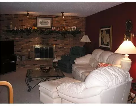 1944 W Mile, Springfield, OH 45503 photo 5