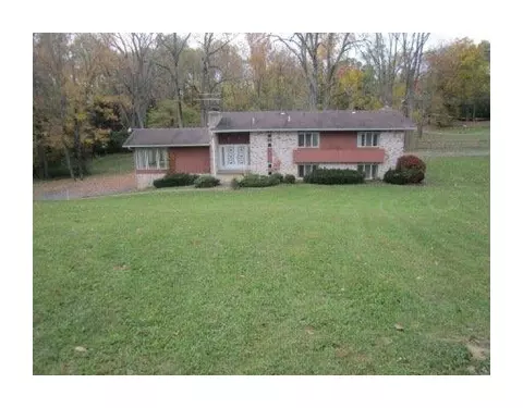 2737 Woodthrush Rd, Springfield, OH 45502 photo 2