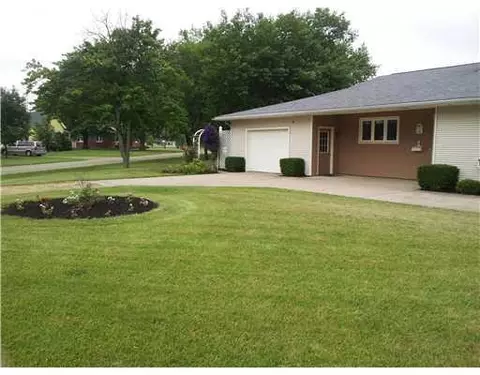 302 W Walnut, Mendon, OH 45862 photo 2