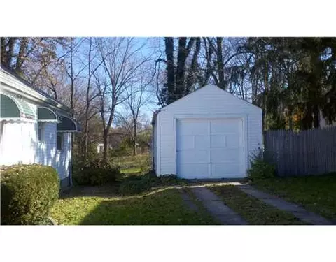 768 N Burnett, Springfield, OH 45503 photo 2
