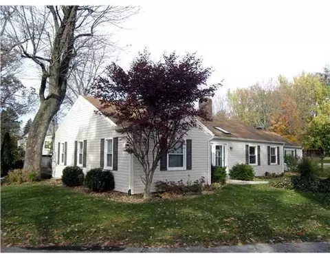 4815 Forest Dr, Springfield, OH 45506 photo 2