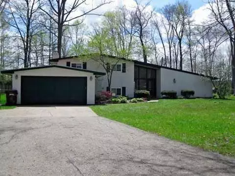 3175 Rocky Point Rd, Springfield, OH 45502 photo 1