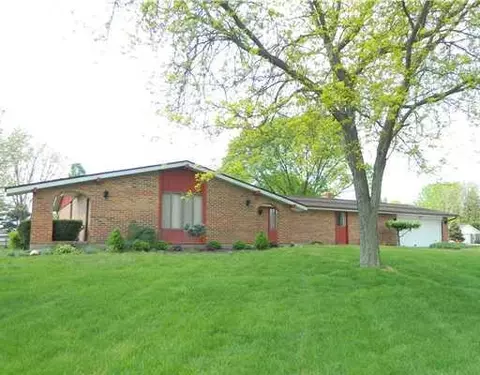 639 Oneida Dr, Springfield, OH 45502 photo 1