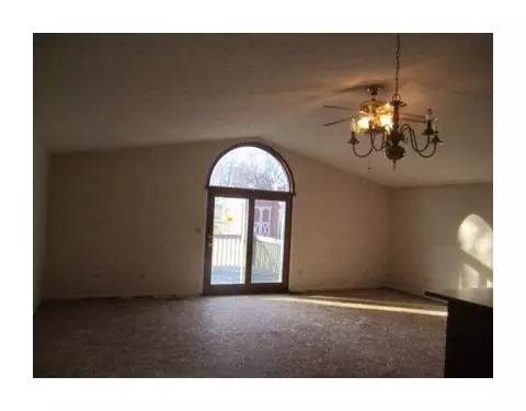 4327 Midfield St, Springfield, OH 45503 photo 4