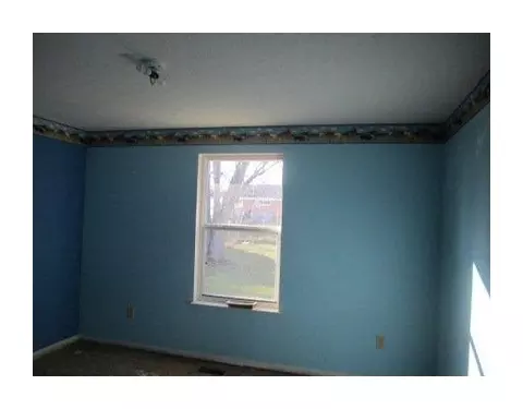 4327 Midfield St, Springfield, OH 45503 photo 9