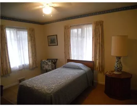 701 Village, Springfield, OH 45504 photo 9