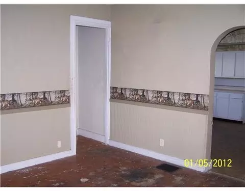468 N Race, Springfield, OH 45504 photo 3