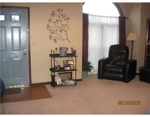 253 W Pinehurst, Sidney, OH 45365 photo 2