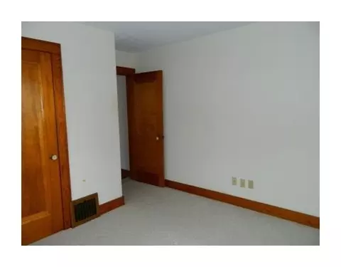 655 S Clairmont, Springfield, OH 45505 photo 5