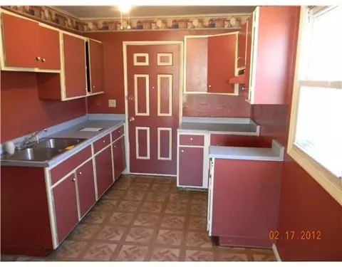 1025 Heard Ave, Springfield, OH 45506 photo 2