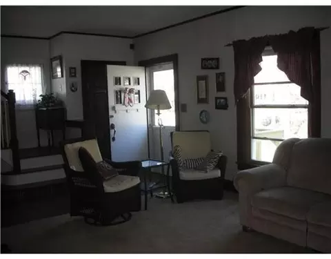 109 E First St, Springfield, OH 45504 photo 6