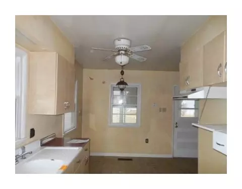 2210 S Hadley, Springfield, OH 45505 photo 4