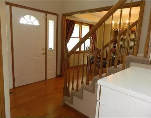 3872 Malaga Cr, Springfield, OH 45502 photo 2