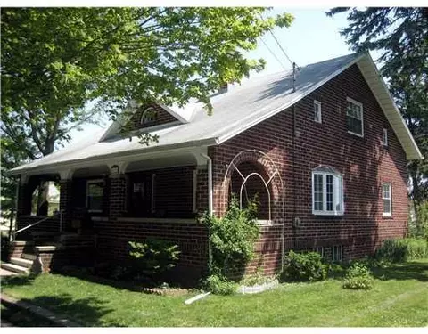 112 S Main St, North Hampton, OH 45349 photo 2