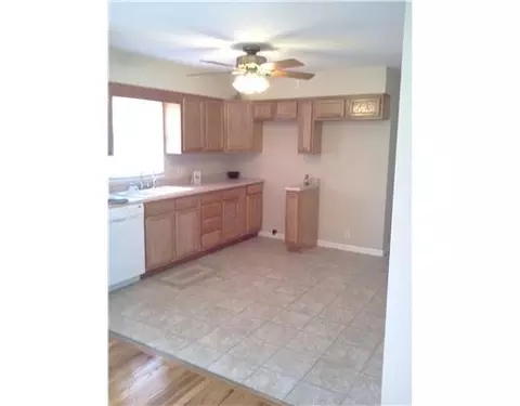 1428 Tener Pl, Springfield, OH 45502 photo 2