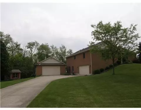 785 Falkirk Dr, Springfield, OH 45503 photo 2