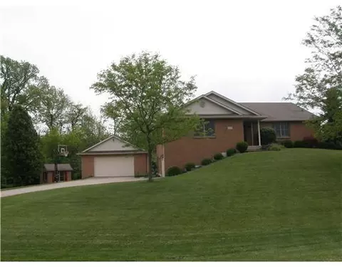 785 Falkirk Dr, Springfield, OH 45503 photo 1