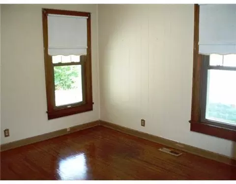 1327 E Main St, Troy, OH 45373 photo 8