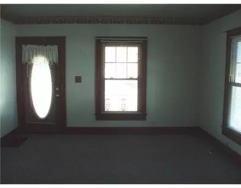 1327 E Main St, Troy, OH 45373 photo 2
