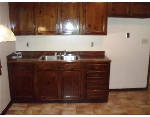 1327 E Main St, Troy, OH 45373 photo 5