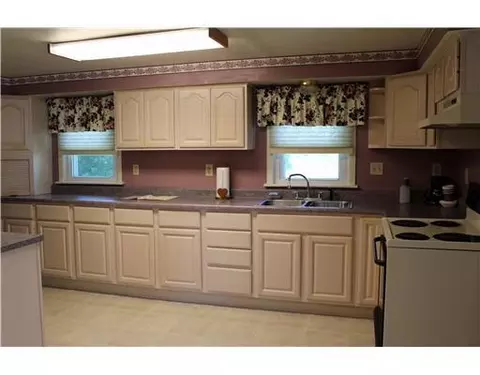 3714 Johnson Rd, Springfield, OH 45502 photo 2
