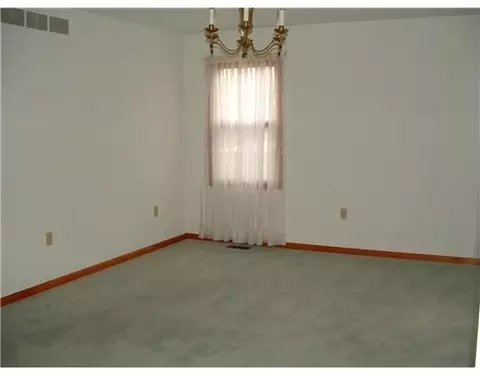 333 Holiday, Springfield, OH 45505 photo 8