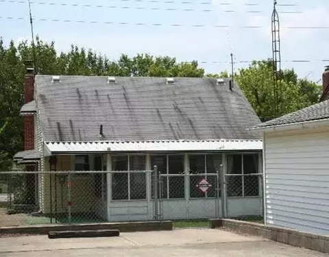 706 W First St, Springfield, OH 45504 photo 2