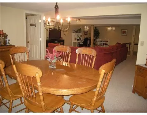 1591 Montego, Springfield, OH 45503 photo 12