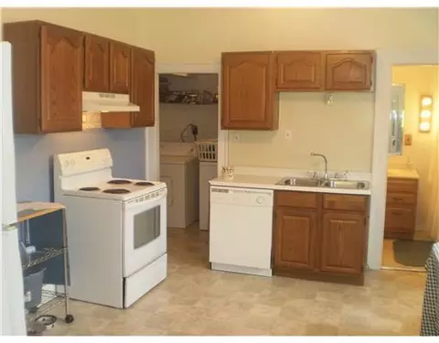 126 N Burnett Rd, Springfield, OH 45503 photo 7