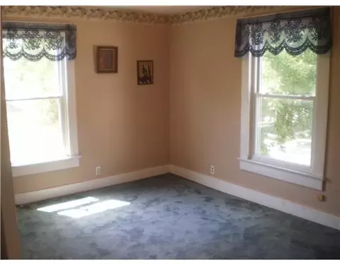 126 N Burnett Rd, Springfield, OH 45503 photo 9
