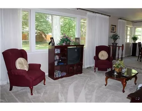 605 Sheffield, Springfield, OH 45506 photo 2