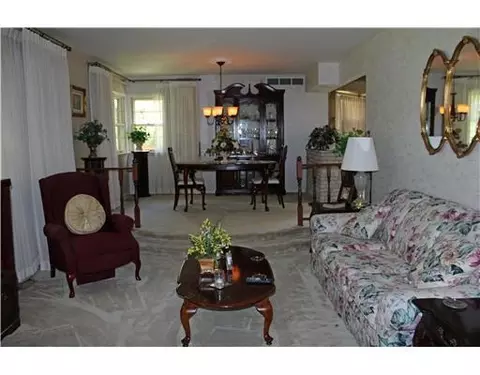 605 Sheffield, Springfield, OH 45506 photo 3