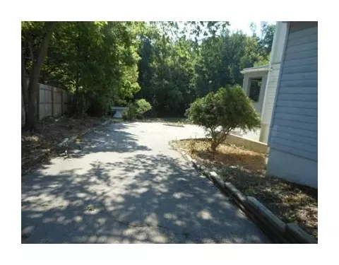 3026 W First St, Springfield, OH 45504 photo 2