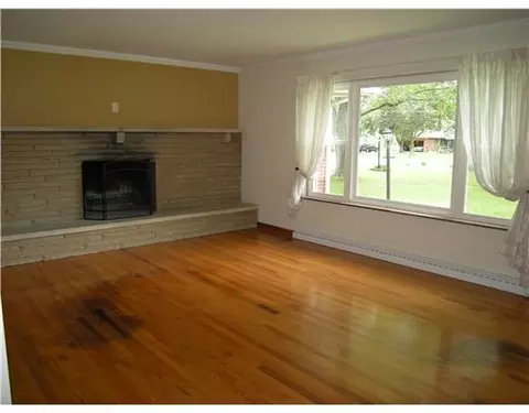749 Sheffield Dr, Springfield, OH 45506 photo 2