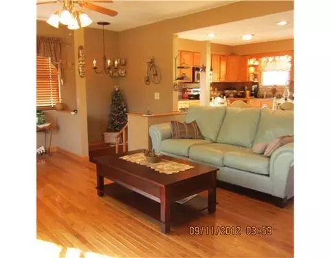 2440 E Home, Springfield, OH 45503 photo 3