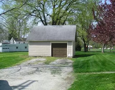 525 Old Ml, Springfield, OH 45506 photo 2