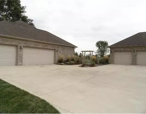 711 Stonecroft Dr, Springfield, OH 45502 photo 4