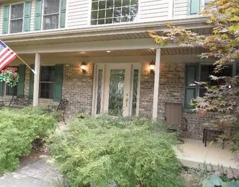 711 Stonecroft Dr, Springfield, OH 45502 photo 2