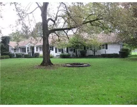 1218 Pine St, Troy, OH 45373 photo 2