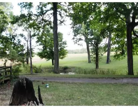 4065 Mechanicsburg, Springfield, OH 45502 photo 2