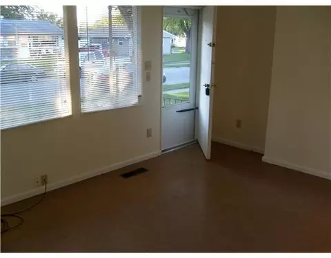 1714 Tarimore Dr, Springfield, OH 45506 photo 2
