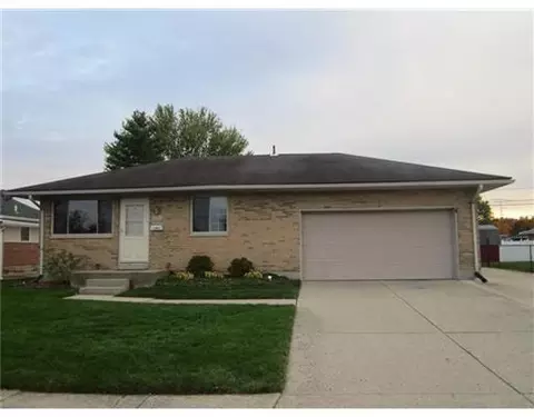 1221 Student, Springfield, OH 45503 photo 1