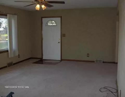341 Oakridge Dr, Springfield, OH 45504 photo 2