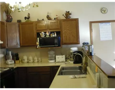 3700 Chickasaw Ave, Springfield, OH 45502 photo 10