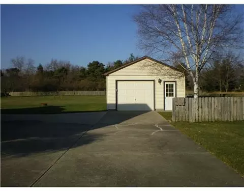 3700 Chickasaw Ave, Springfield, OH 45502 photo 4