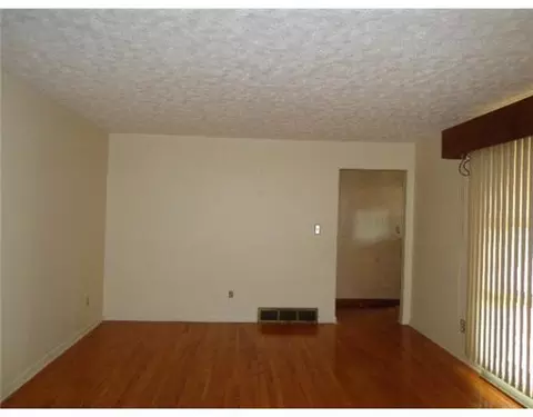 1826 E Wittenberg, Springfield, OH 45506 photo 2