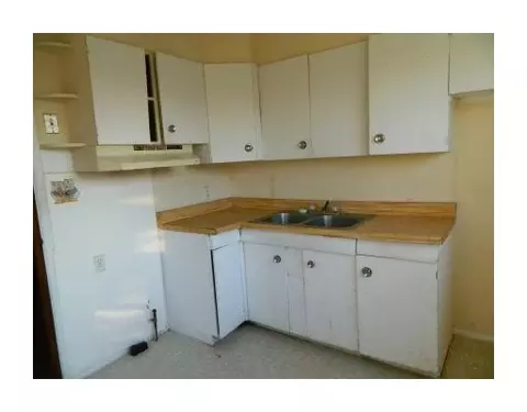 1458 W Clark St, Springfield, OH 45506 photo 4