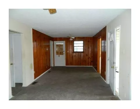 1458 W Clark St, Springfield, OH 45506 photo 2