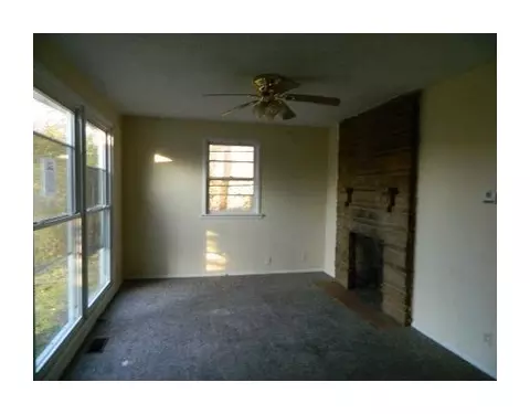1458 W Clark St, Springfield, OH 45506 photo 3