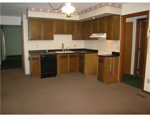 4843 E County Line Rd, Springfield, OH 45502 photo 2
